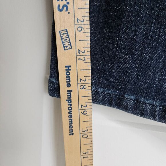 Wrangler Straight Leg Jeans Women's 11x30 (32x29) Blue Embroidered Mid-Rise EUC - Picture 7 of 9